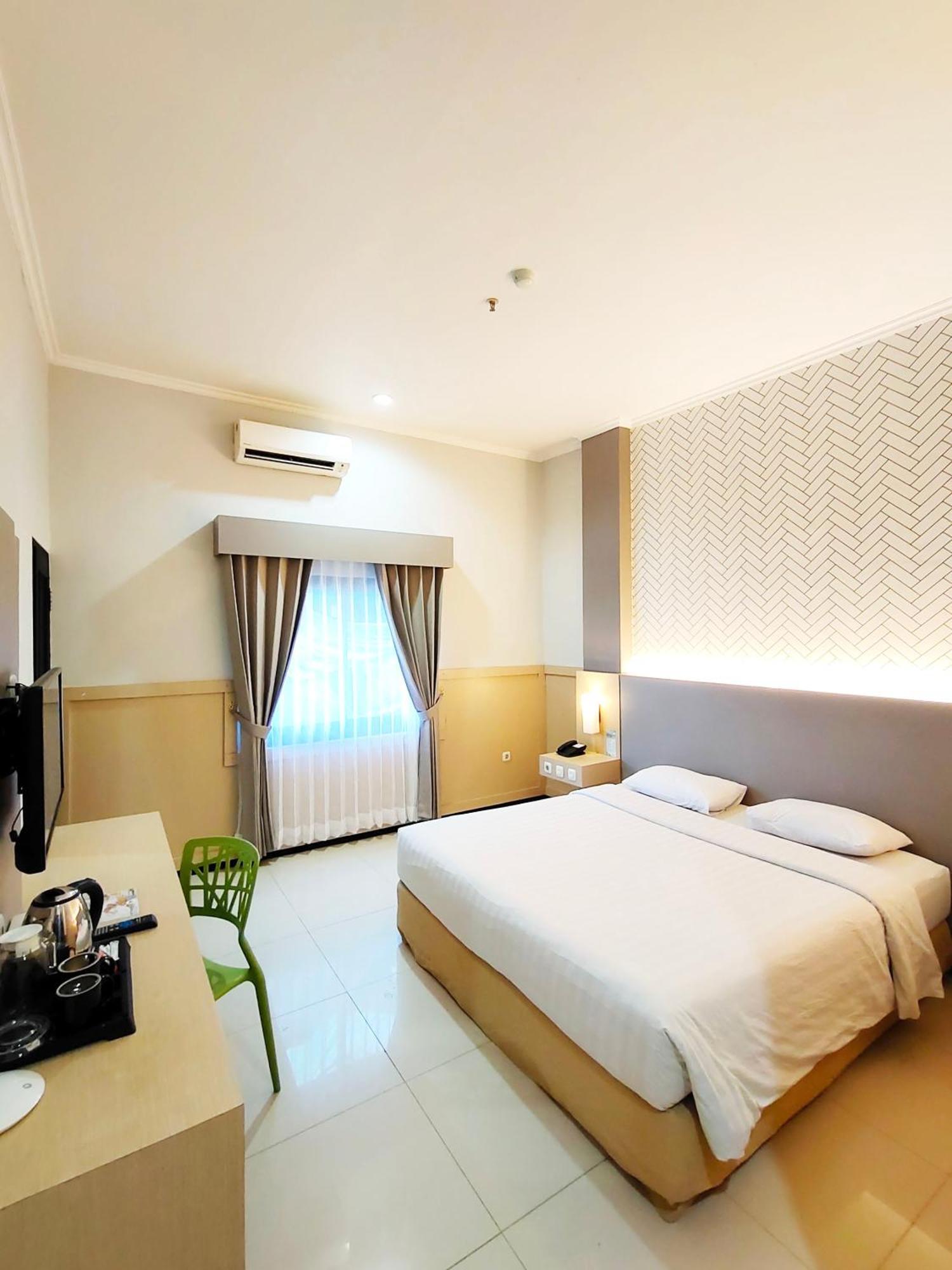 Royal Park Hotel Samarinda Exterior photo