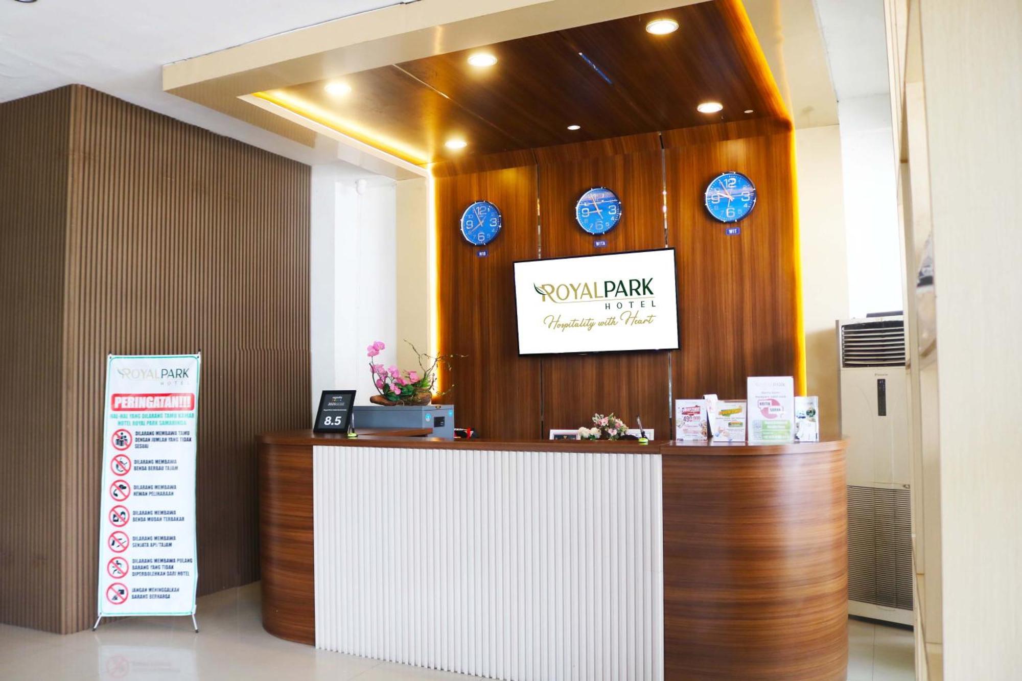 Royal Park Hotel Samarinda Exterior photo