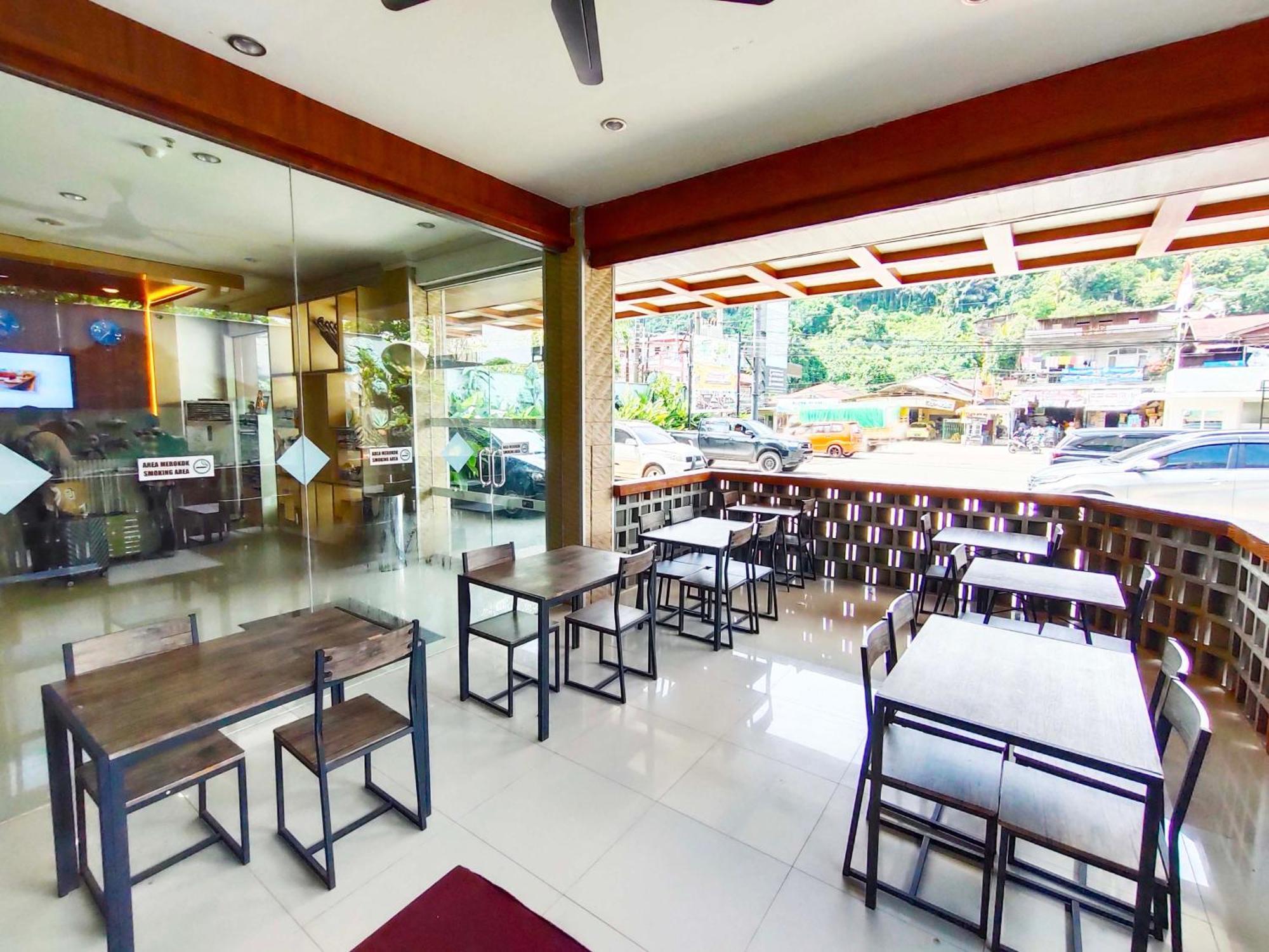 Royal Park Hotel Samarinda Exterior photo