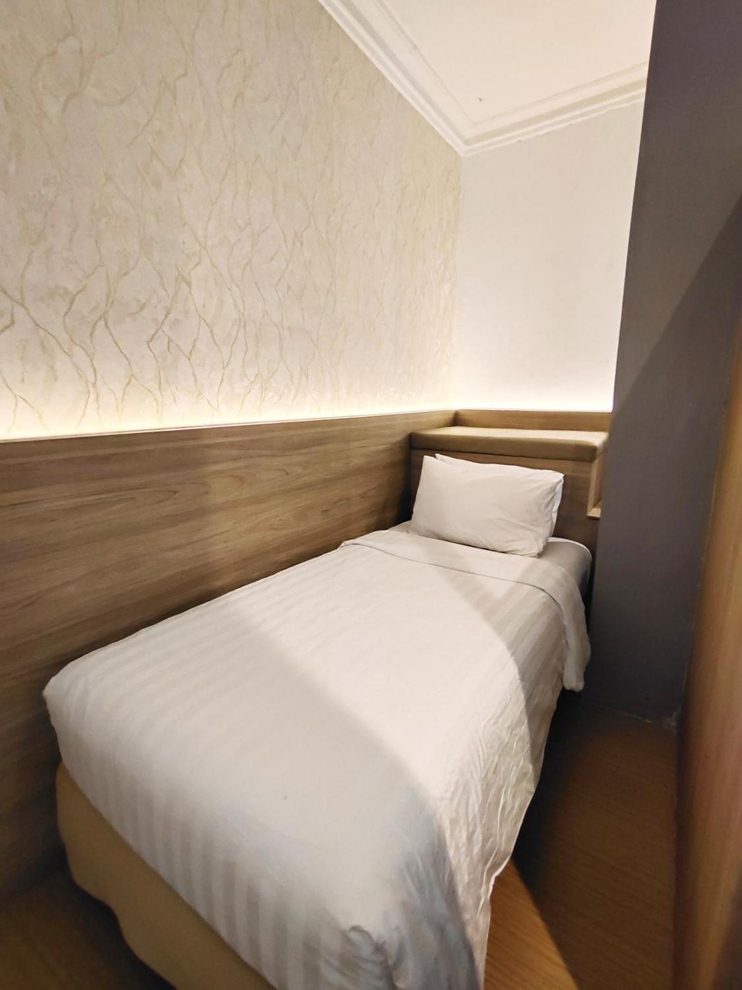 Royal Park Hotel Samarinda Exterior photo