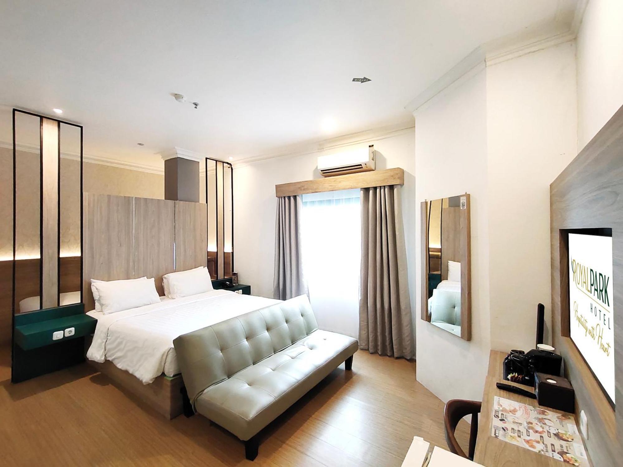 Royal Park Hotel Samarinda Exterior photo